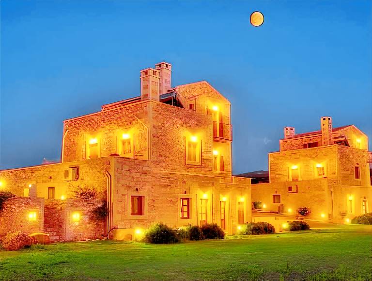 Arodamos Villa with a pool, children's games, and BBQ, perfect for 23 people! in Agios Nikolaos