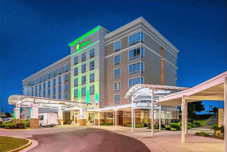 Holiday Inn Kansas City Airport By IHG in Kansas City, MO
