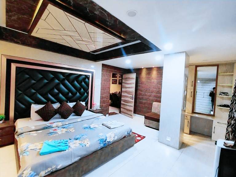 Daddy Homestay Luxury Apartment Near Mg Marg 4 Bhk — photo 2