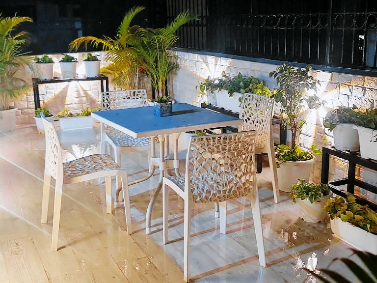 House with yard, patio & private pool in Barasat