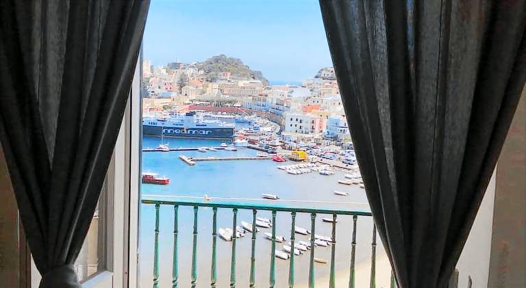 Apartment with 3 rooms for 8 persons in Ponza