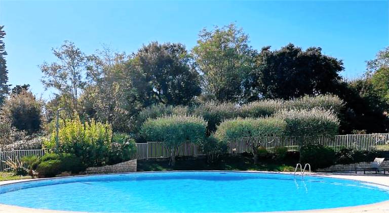 Rental apartment with pool — photo 4