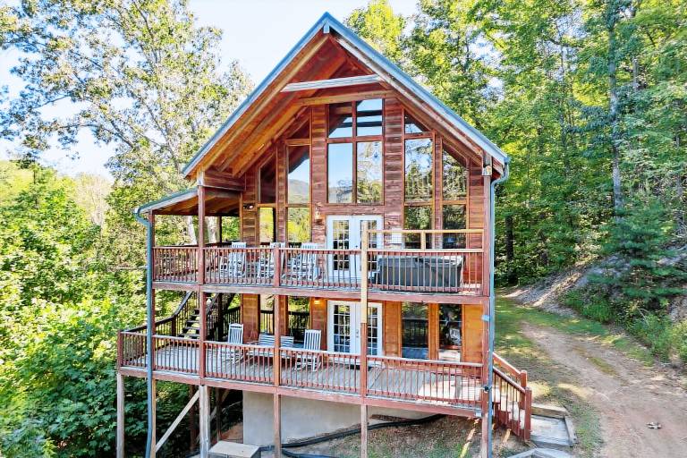 Cabin with private pool & terrace in Sevierville, TN
