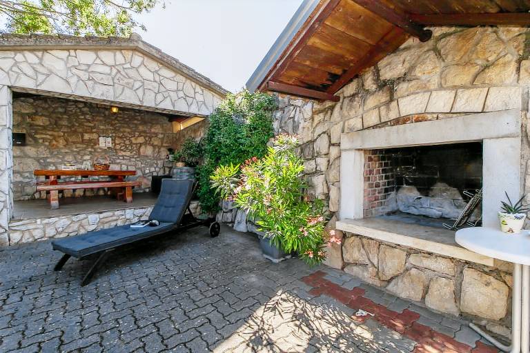 House with terrace, garden & grill — photo 4