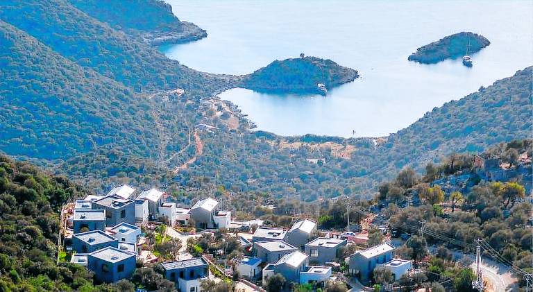 Villa with garden, private pool & terrace in Antalya