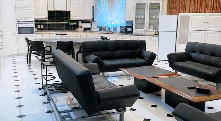 Villa with 6 rooms for 16 persons — photo 3