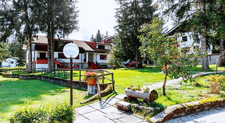 Holiday apartment with 4 rooms for 8 persons in Pescasseroli