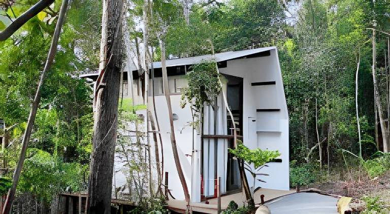 Lodge with yard in Itacaré
