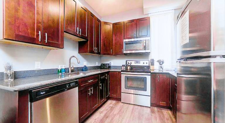 Massive Home - GroupStay - Parking & Location — photo 3