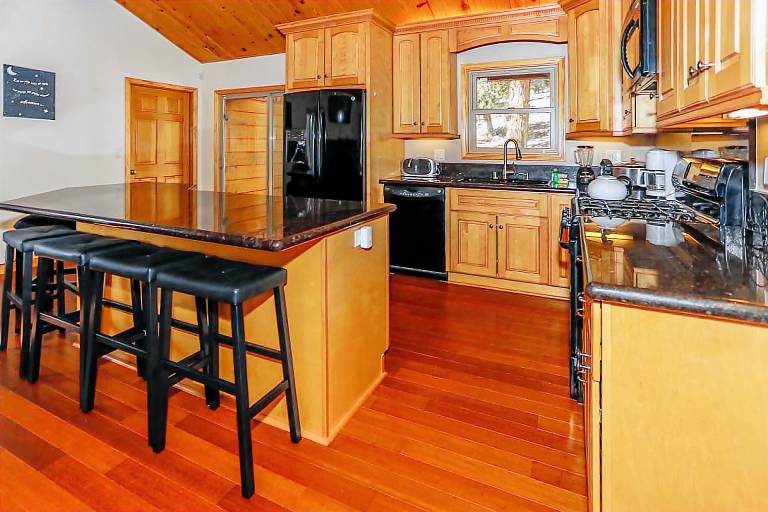 Shasta Mountain Cabin Retreat at Big Bear — photo 5