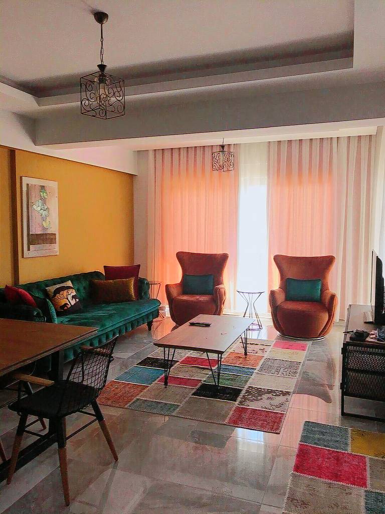 Apartment with pool & yard — photo 2