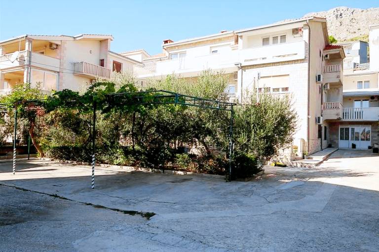 Apartment with BBQ — photo 3