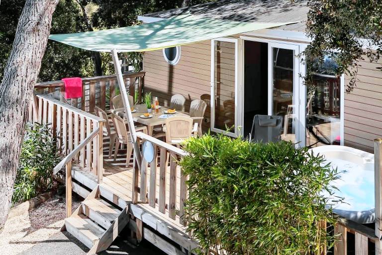 Nice mobile home with hot tub, yard & patio | Dogs allowed — photo 4