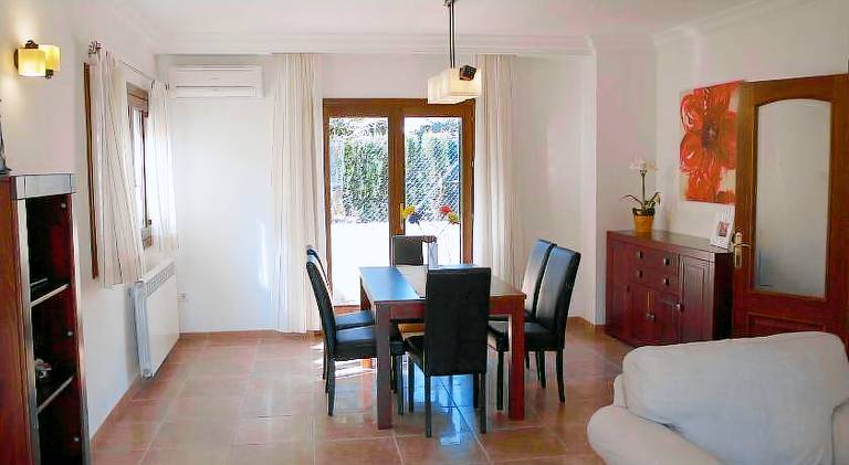 Fully equipped vacation home with private pool, grill & patio | Next to the beach | Dogs allowed — photo 4