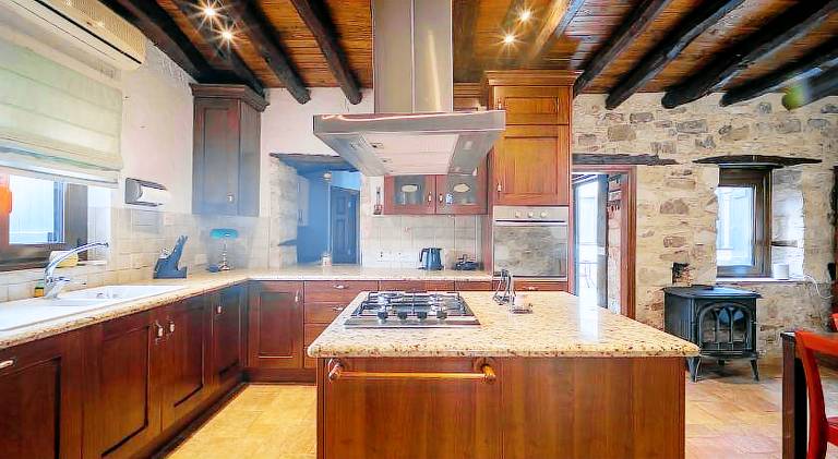 House with 2 rooms for 4 persons — photo 2