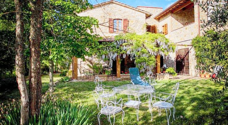 Holiday apartment with terrace, pool & yard in Terni