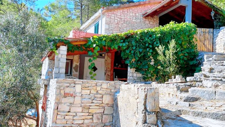 Villa with patio, yard & BBQ — photo 2
