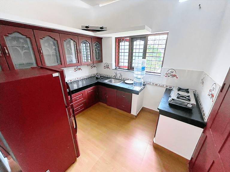 House with 2 rooms for 5 persons — photo 4