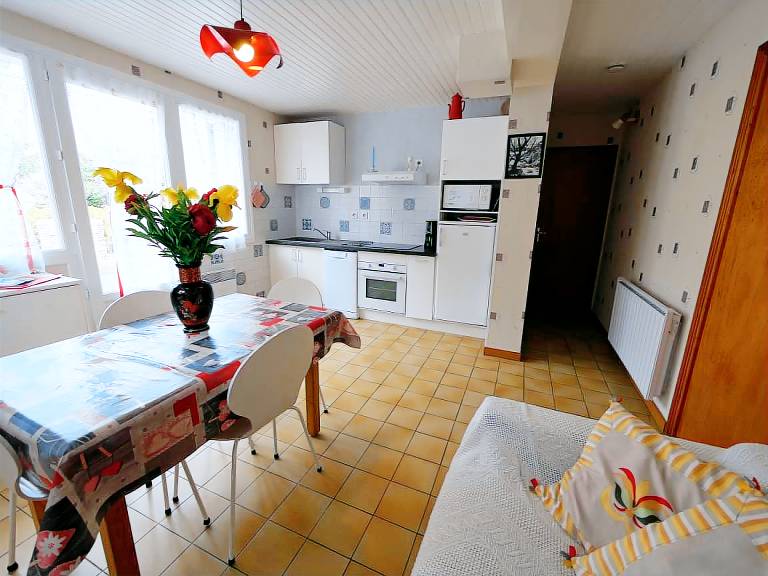Gite with terrace & yard | Pets allowed — photo 3