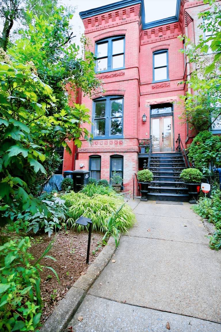 Bed and breakfast  Ivy City