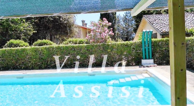 Villa with grill, yard & private pool in Assisi