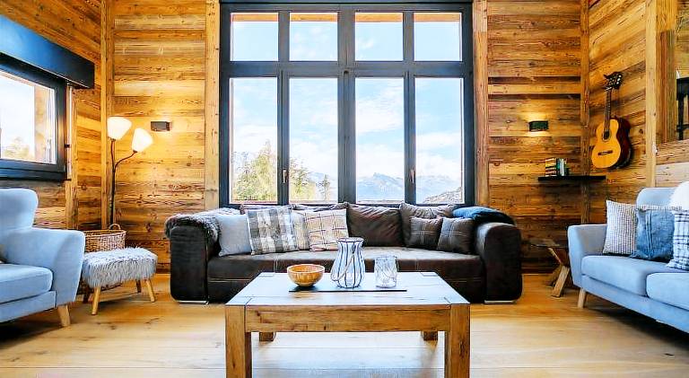 Chalet with 4 rooms for 10 persons in Martigny
