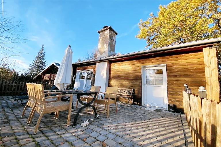 Cottage with garden, barbecue & hot tub — photo 3