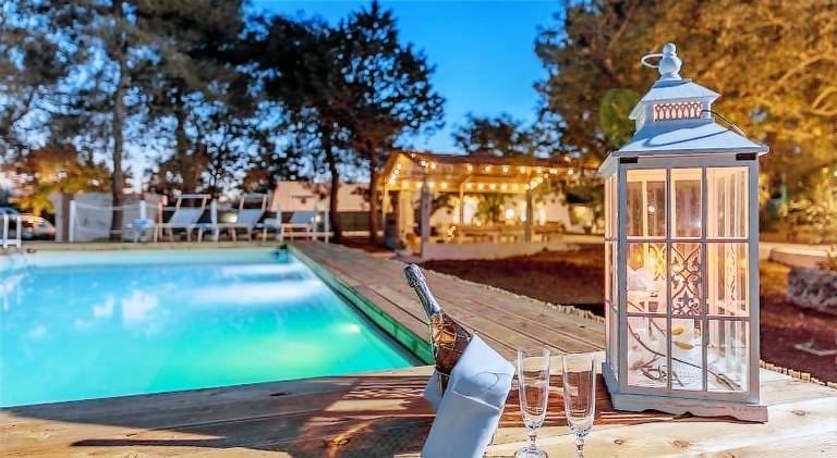Villa with pool, yard & grill | Pets allowed — photo 3