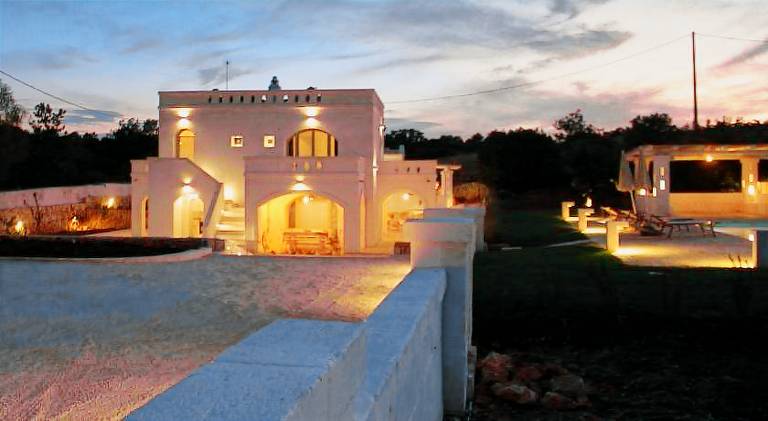 Villa with hot tub & pool — photo 5