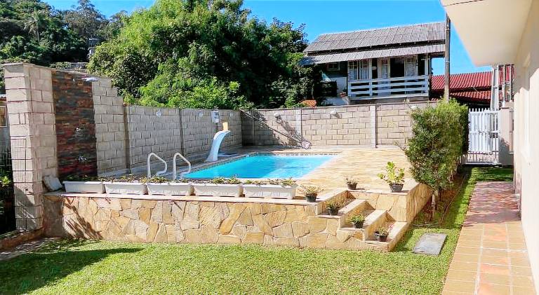 House with pool — photo 5
