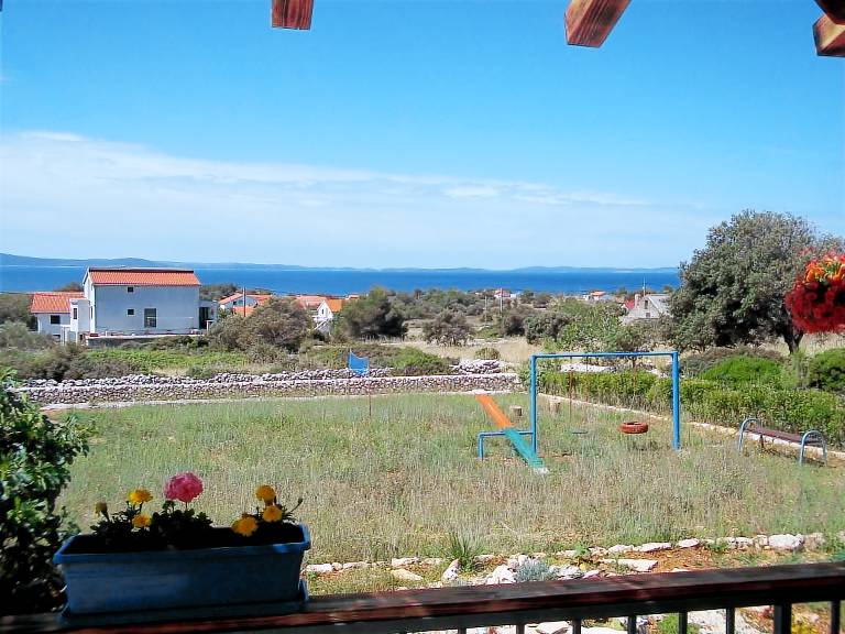 House with grill, terrace & garden — photo 3