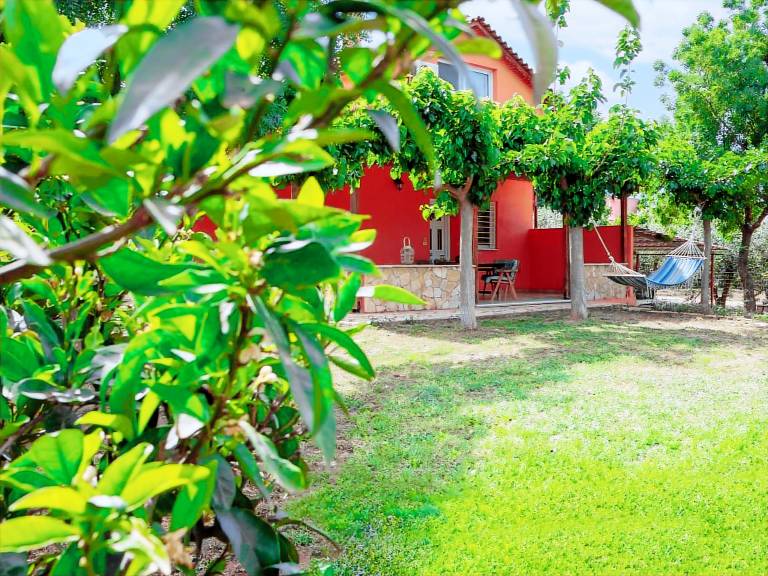 Family-friendly big vacation home with terrace, barbeque & yard | Dogs allowed — photo 2
