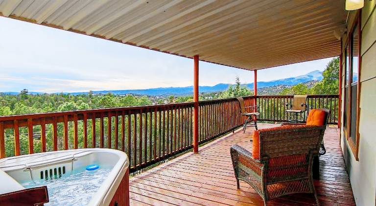 Vacation home with jacuzzi | Pet-friendly — photo 5