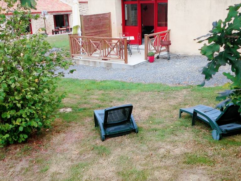Cottage with pool & barbecue — photo 2