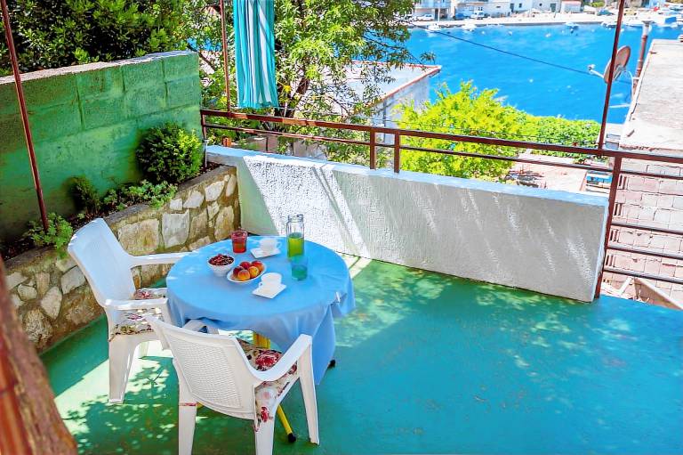 Apartment with garden, grill & terrace | Beach view — photo 4