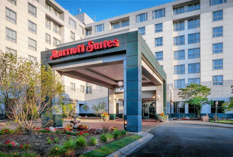 Chicago Marriott Suites Deerfield in Deerfield, IL