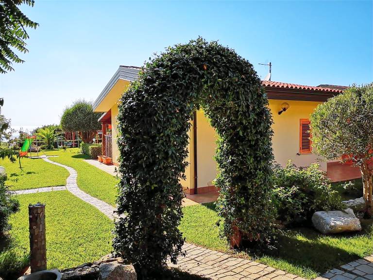 Children-friendly beautiful holiday apartment with grill & garden | Nature view | Beach nearby | Pet-friendly — photo 5