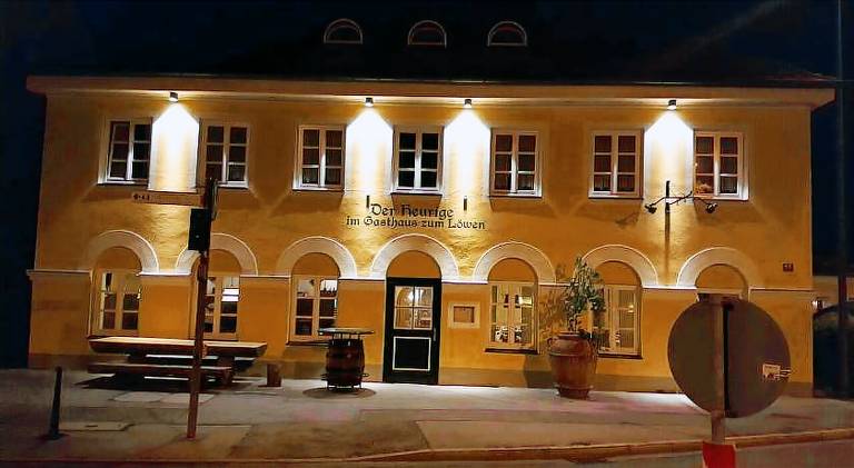 Der Heurige im Gasthaus zum Lowen in Freising