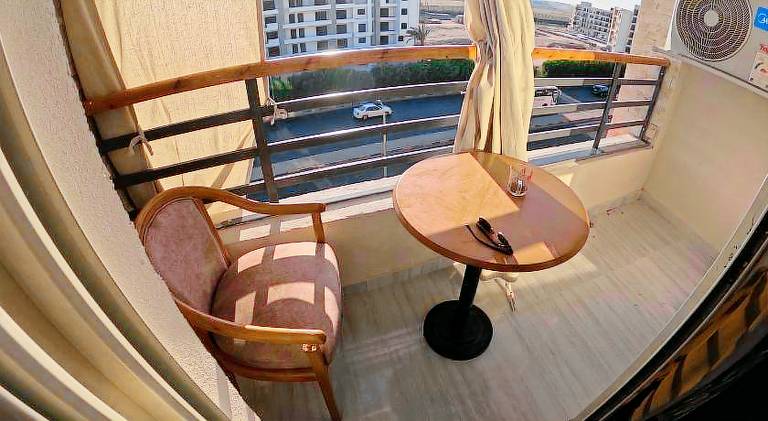 Rental apartment with pool — photo 5