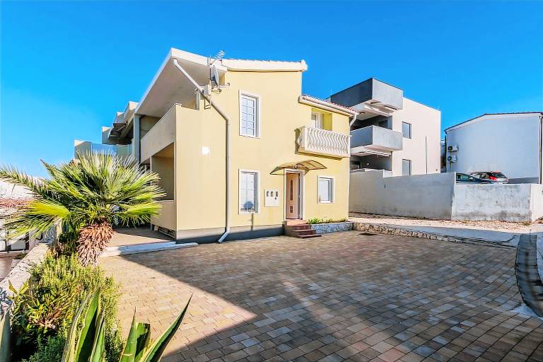 Apartment  Vir