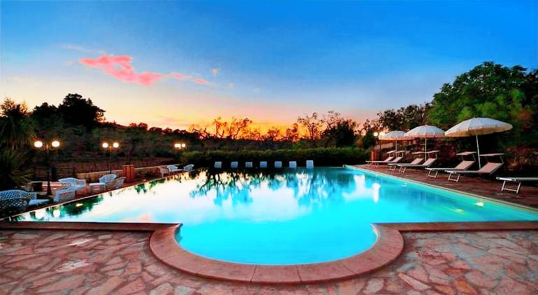 Farm with patio, garden & pool — photo 2