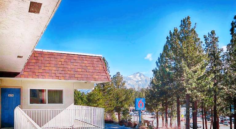 Motel 6 Mammoth Lakes, CA — photo 3
