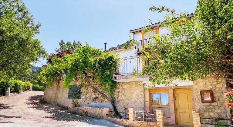 Vacation home with terrace, pool & garden in Cazorla