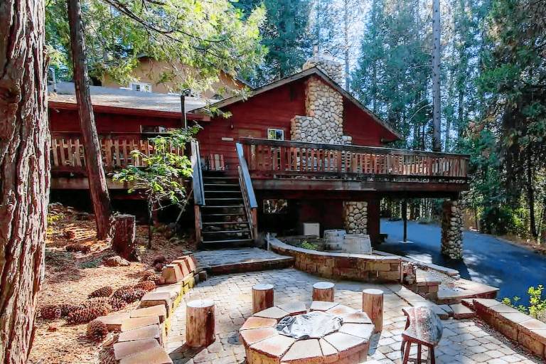 House  Hathaway Pines