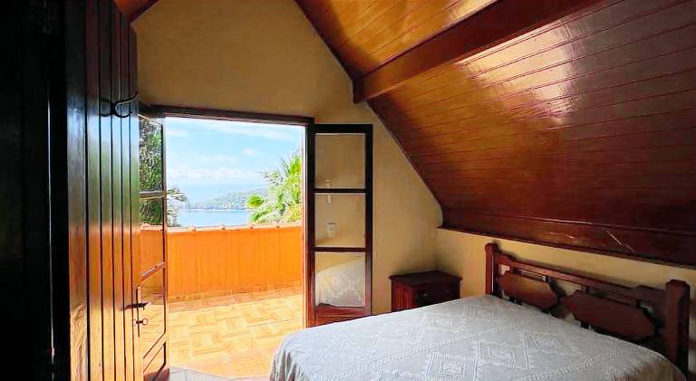 Vacation home with terrace — photo 2