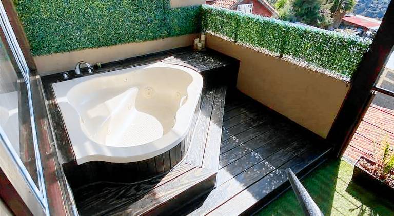Chalet with terrace & pool — photo 3