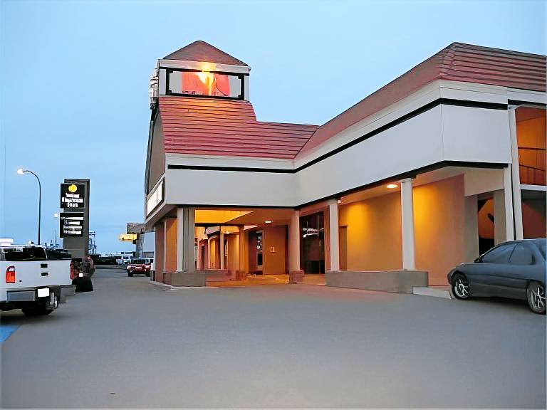 Royal Hotel Lloydminster in Lloydminster, AB