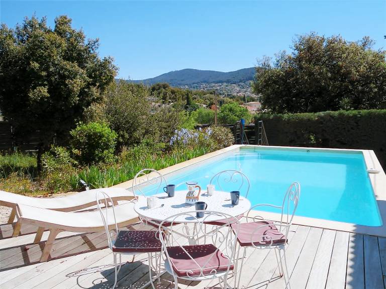 Vacation home with private pool, terrace & yard | Pet-friendly — photo 2