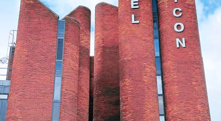 Icon Hotel in Luton