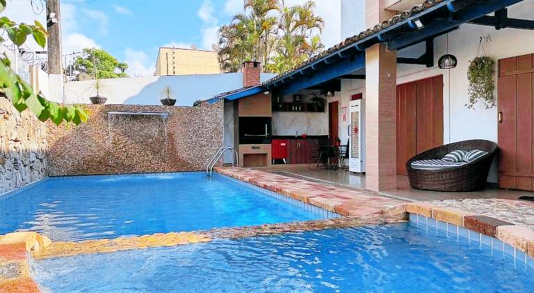 Lovely house with pool | Beach nearby | Dogs allowed in Guarujá